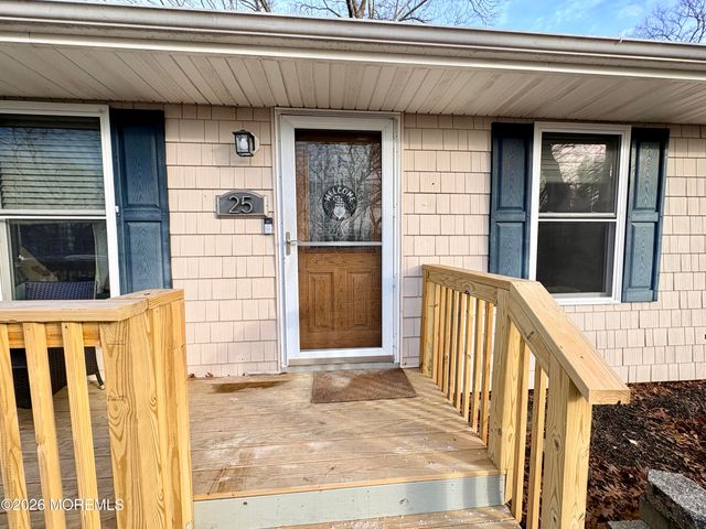 25 Chain Boulevard, Bayville, NJ 08721