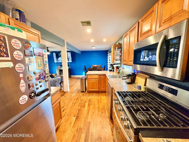 25 Chain Boulevard, Bayville, NJ 08721