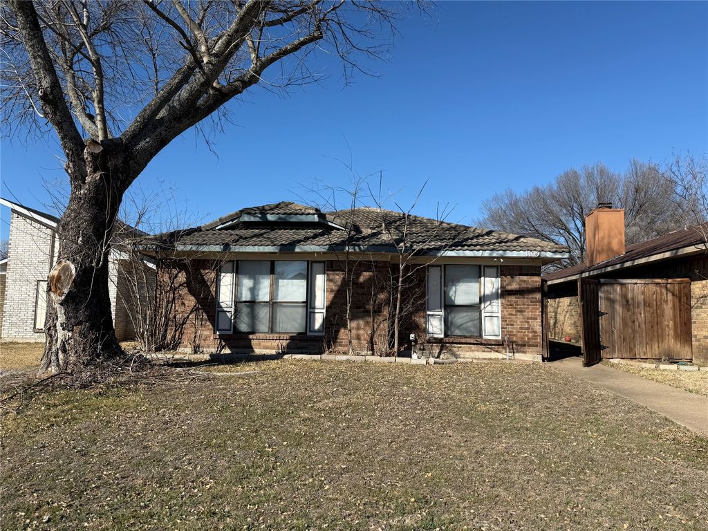 1109 Hemlock Drive, Desoto, TX 75115