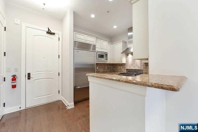 2315 The Plaza 2315, Tenafly, NJ 07670