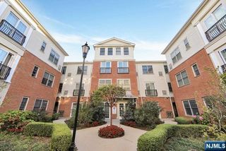 2315 The Plaza 2315, Tenafly, NJ 07670