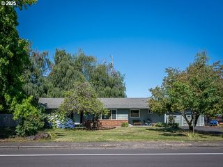 687 S REDWOOD St, Canby, OR 97013