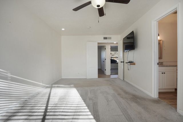 2717 Los Tretos Street NW, Albuquerque, NM 87120