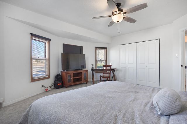 2717 Los Tretos Street NW, Albuquerque, NM 87120