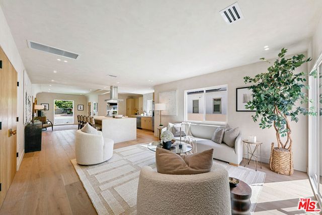 440 W Fairview Boulevard, Inglewood, CA 90302