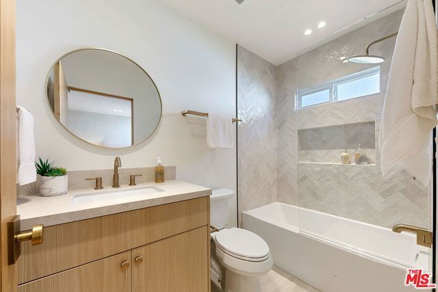 440 W Fairview Boulevard, Inglewood, CA 90302