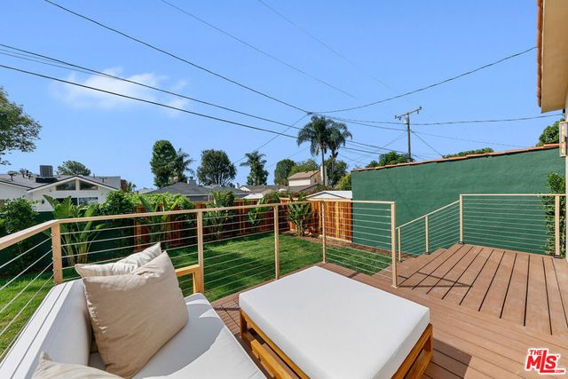 440 W Fairview Boulevard, Inglewood, CA 90302