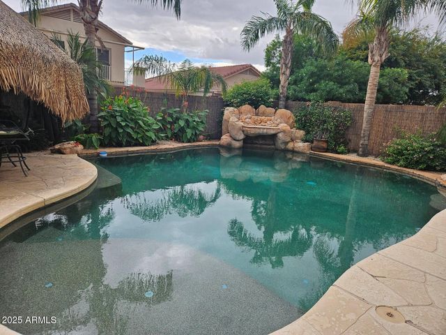 16833 W Bradford Way, Surprise, AZ 85374
