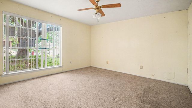 131 Meadow Bend Street, League City, TX 77573