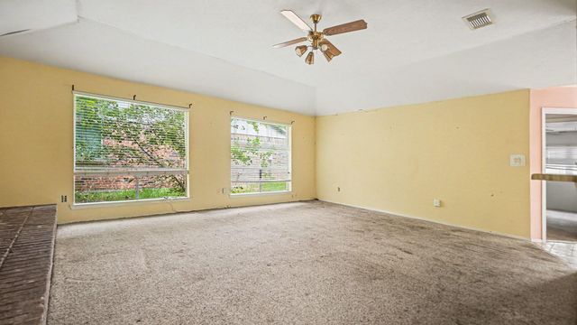 131 Meadow Bend Street, League City, TX 77573