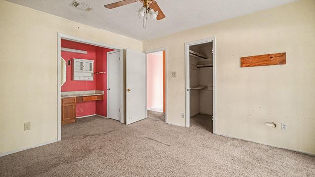 131 Meadow Bend Street, League City, TX 77573