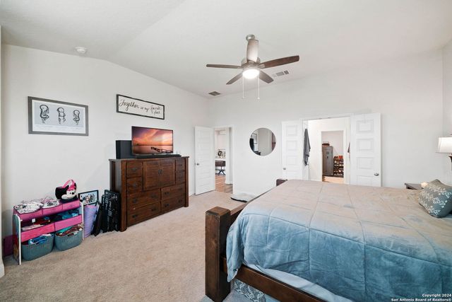 4827 NIGHT HERDER, St Hedwig, TX 78152