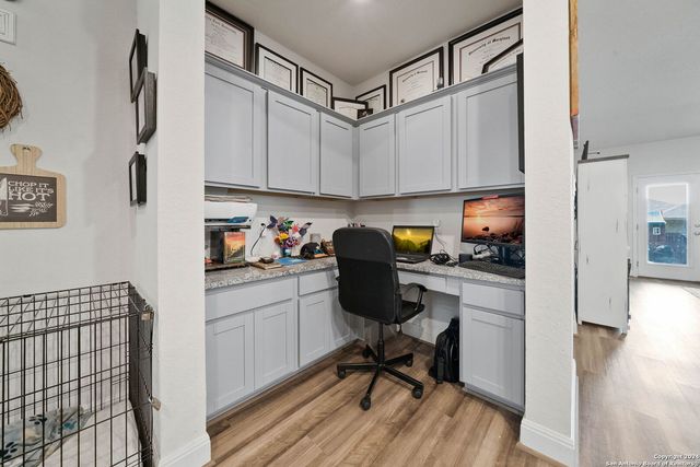 4827 NIGHT HERDER, St Hedwig, TX 78152