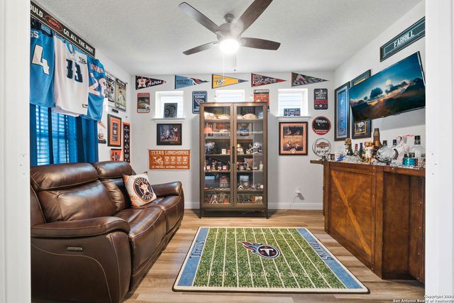 4827 NIGHT HERDER, St Hedwig, TX 78152