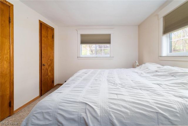 325 Garfield Avenue, Steubenville, OH 43952