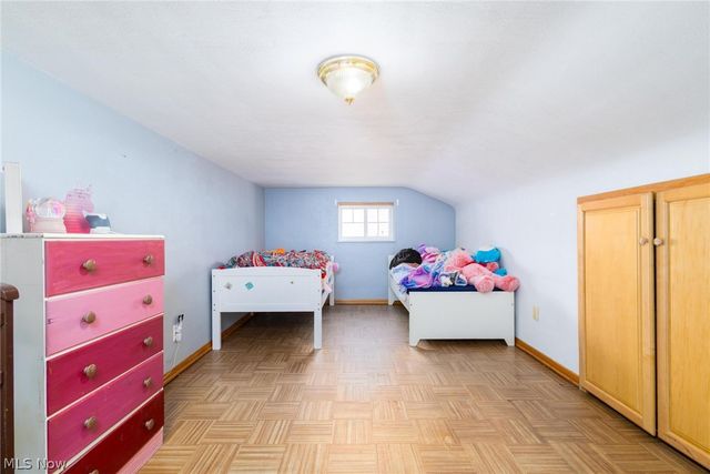 325 Garfield Avenue, Steubenville, OH 43952