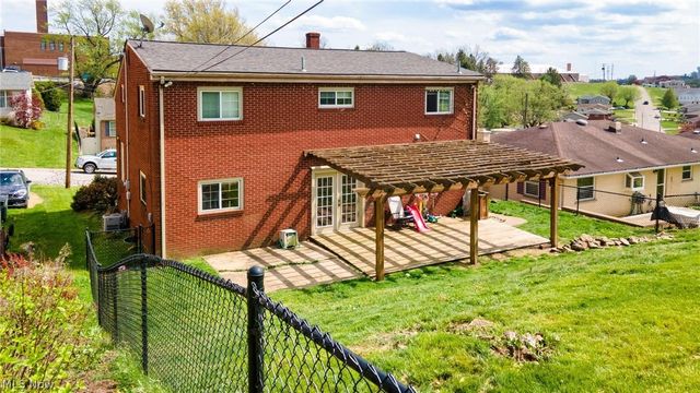 325 Garfield Avenue, Steubenville, OH 43952