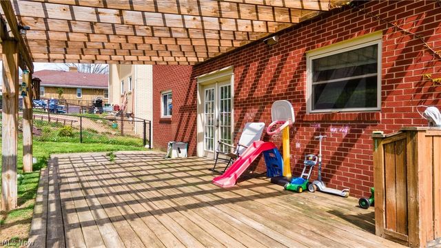 325 Garfield Avenue, Steubenville, OH 43952