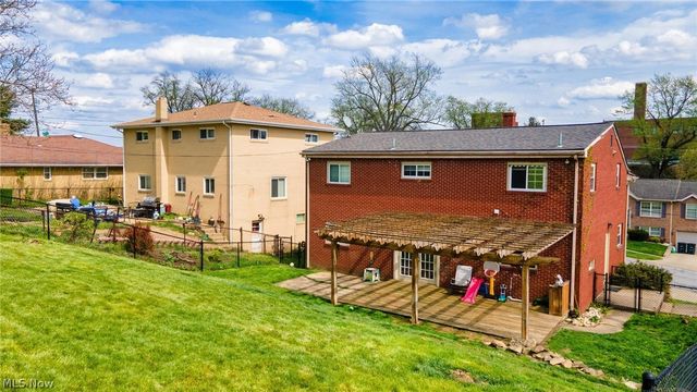 325 Garfield Avenue, Steubenville, OH 43952