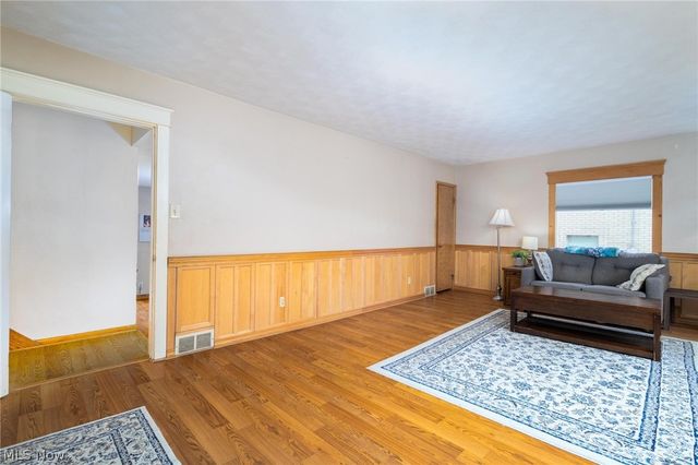 325 Garfield Avenue, Steubenville, OH 43952