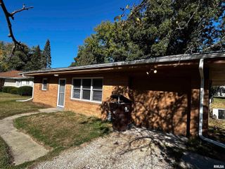 2819 WESTPORT Road, Peoria, IL 61615