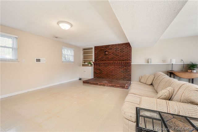 310 Janie Lane, New Albany, IN 47150