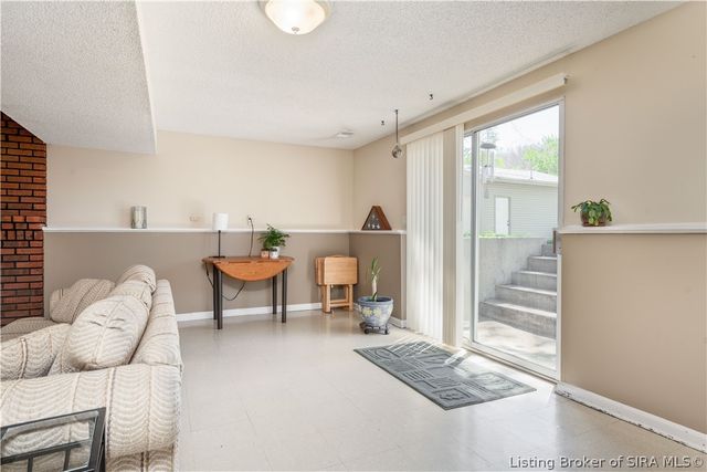 310 Janie Lane, New Albany, IN 47150