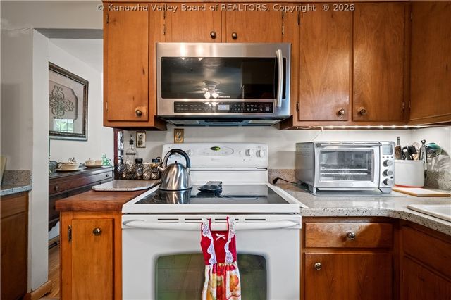 100 Anderson Drive, Dunbar, WV 25064