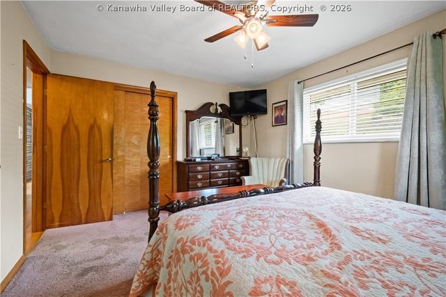100 Anderson Drive, Dunbar, WV 25064