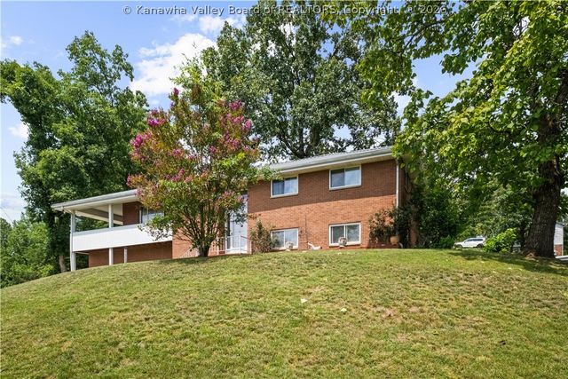 100 Anderson Drive, Dunbar, WV 25064