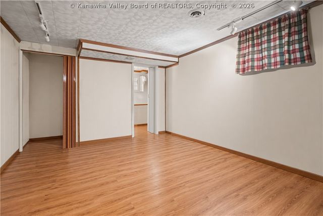 100 Anderson Drive, Dunbar, WV 25064