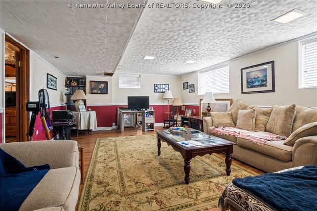 100 Anderson Drive, Dunbar, WV 25064
