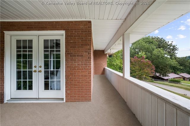 100 Anderson Drive, Dunbar, WV 25064