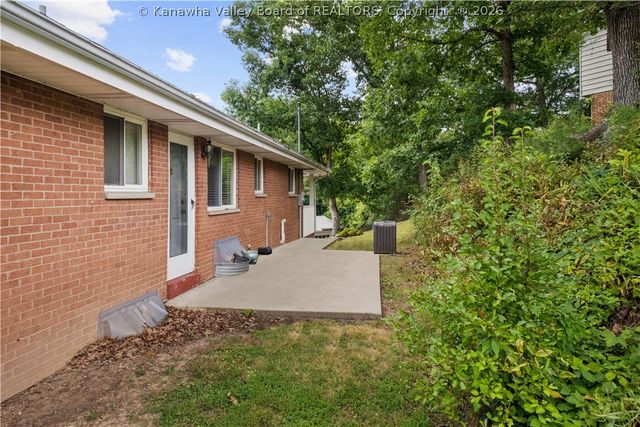 100 Anderson Drive, Dunbar, WV 25064
