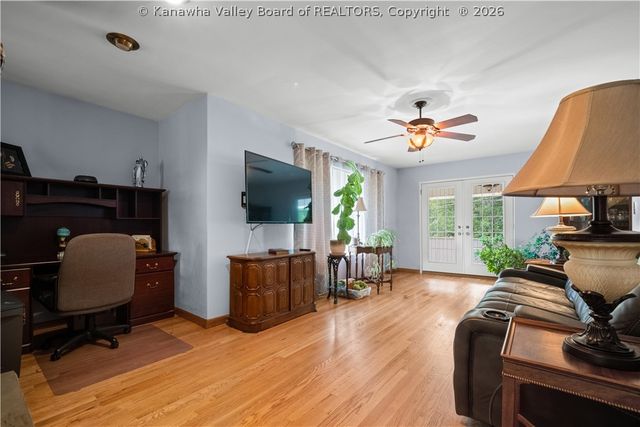 100 Anderson Drive, Dunbar, WV 25064