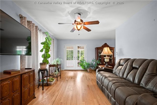 100 Anderson Drive, Dunbar, WV 25064