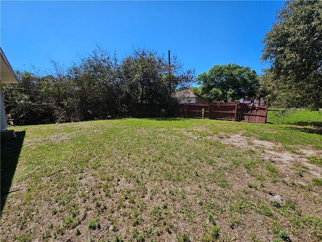 730 Daniels Avenue SW, Palm Bay, FL 32908