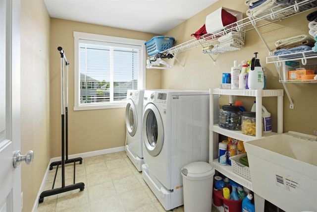 9016 W Silver St, Cheney, WA 99004