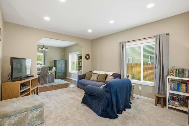 9016 W Silver St, Cheney, WA 99004
