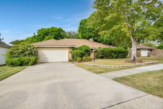 2251 Oxford Dr, Pensacola, FL 32503