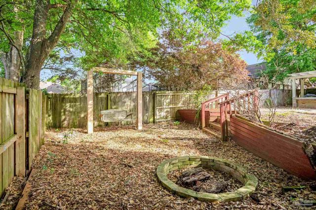 2251 Oxford Dr, Pensacola, FL 32503
