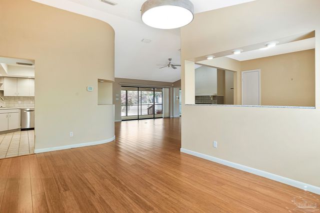 2251 Oxford Dr, Pensacola, FL 32503
