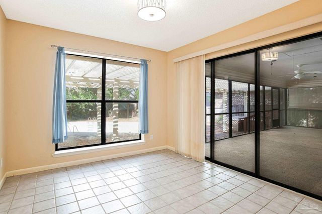 2251 Oxford Dr, Pensacola, FL 32503