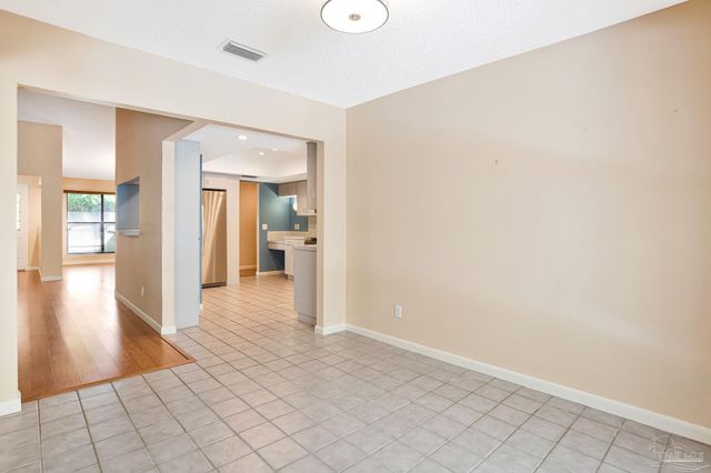 2251 Oxford Dr, Pensacola, FL 32503