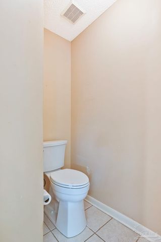 2251 Oxford Dr, Pensacola, FL 32503