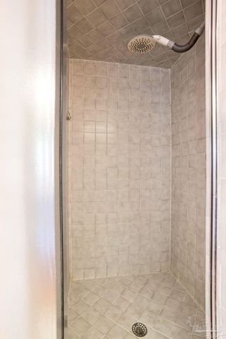 2251 Oxford Dr, Pensacola, FL 32503