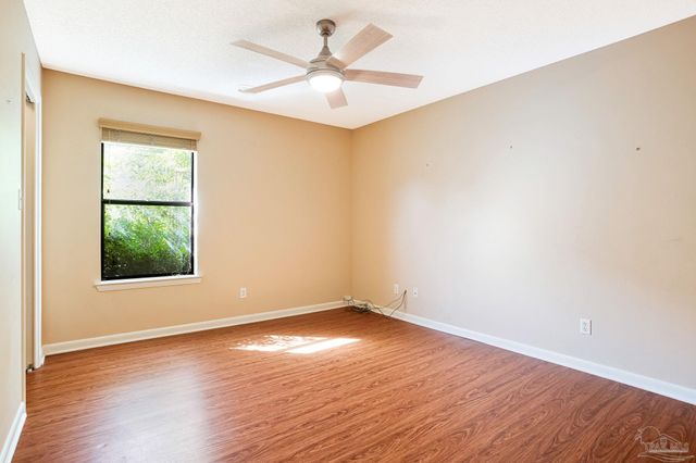 2251 Oxford Dr, Pensacola, FL 32503