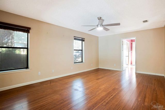 2251 Oxford Dr, Pensacola, FL 32503