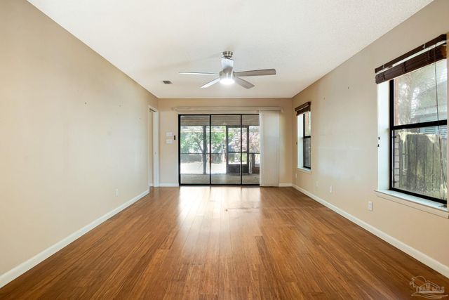 2251 Oxford Dr, Pensacola, FL 32503