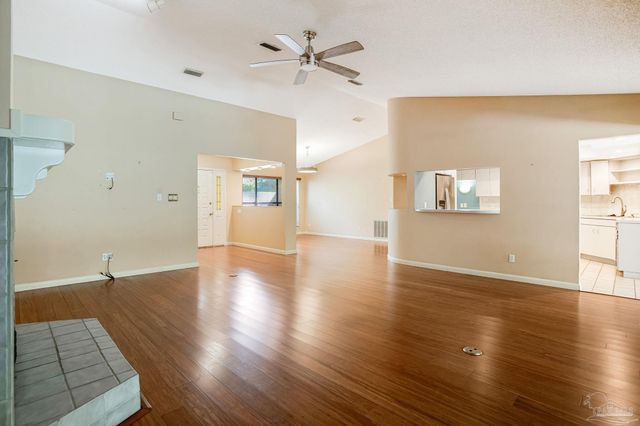2251 Oxford Dr, Pensacola, FL 32503